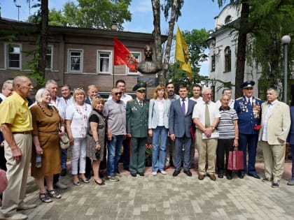 Памятник Александру Клубову открыли в Вологде