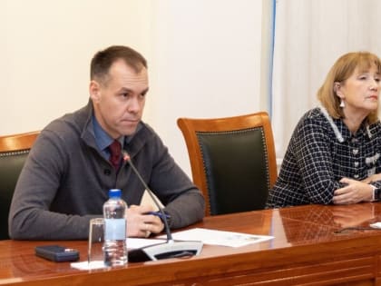 Депутаты обсудили продажу детского шампанского