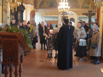 В Богородице-Рождественском соборе города Вологды прошла экскурсия для юных воспитанников семинарии и их родителей