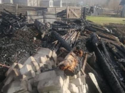 Из-за короткого замыкания в деревне под Вожегой произошел пожар