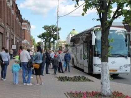 В Череповце придумали театрализованную автобусную экскурсию «Машина времени»