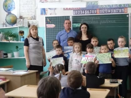 В Чебсарской начальной школе Шекснинского района подвели итоги конкурса рисунков "Лес - наше богатство"