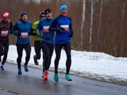 Более 30 череповчан пробежали марафон "Дорога жизни"