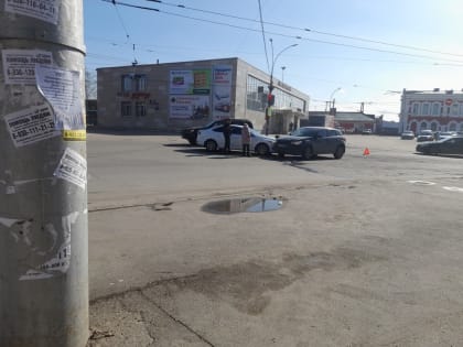 Перегревшиеся на весеннем солнце вологжане устроили разборки прямо на дороге