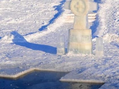 В купели около Спасо-Прилуцкого монастыря окунулись около тысячи жителей Вологды