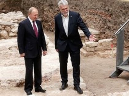 Президент поручил увеличить археологические раскопки в Кремле