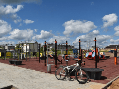 Спортивно-игровая площадка на Офицерской смонтирована