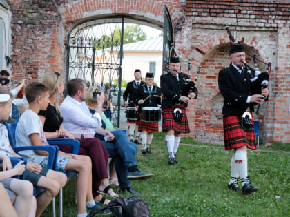 «Легенды Ирландии и Шотландии» рассказал вологжанам оркестр волынщиков «City Pipes»