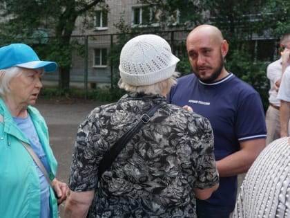 Жители домов на Кирова и Челюскинцев обсудили проект детской площадки