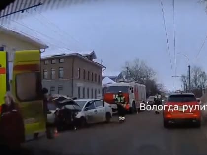 Два человека погибли в ДТП в Вологде