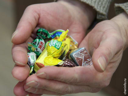 22-летний череповчанин пытался украсть леденцы и жвачку