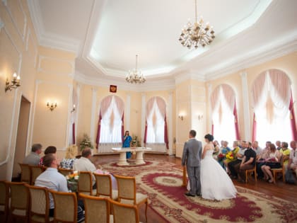 В Череповце прошла мода на байкерские свадьбы