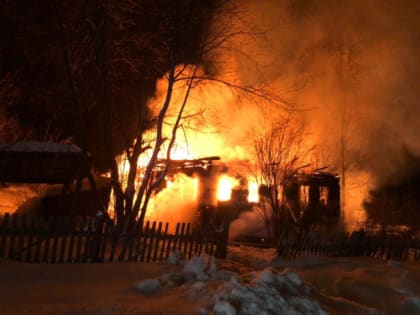 Мужчина и женщина сгорели заживо в частном деревянном доме