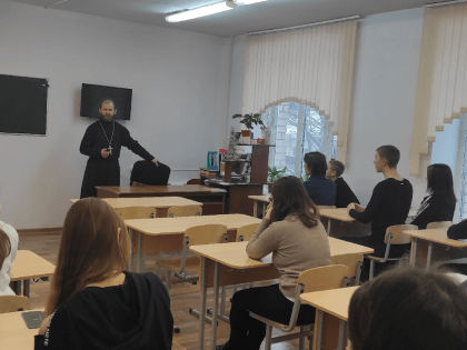 Беседой о смысле человеческой жизни продолжились в новом году миссионерские встречи в Вологодском колледже сервиса