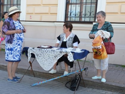 Диетолог рассказала, кто тяжелее других перенесёт предстоящую жару