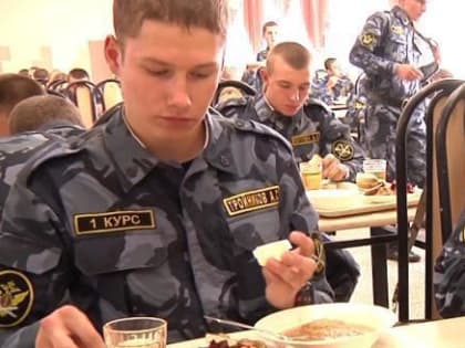 Число отравившихся курсантов выросло до 82 человек, 55 – в больнице