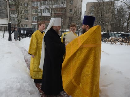 В Неделю сыропустную во Власьевском храме города Вологды состоялась Литургия архиерейским чином