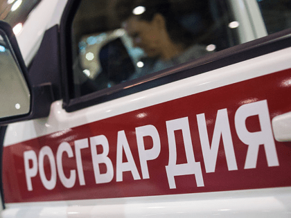 Выдворенный из бара череповчанин вернулся, разбил стекло и сломал урну