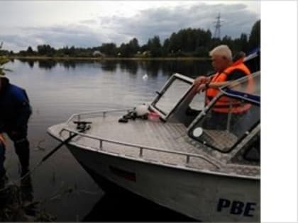 Упавший в реку под Череповцом вертолёт поднимут сегодня