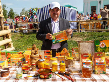 Народные забавы, выставки-продажи, интерактивные площадки: Вологодчина приглашает на ярмарки в рамках Дня села