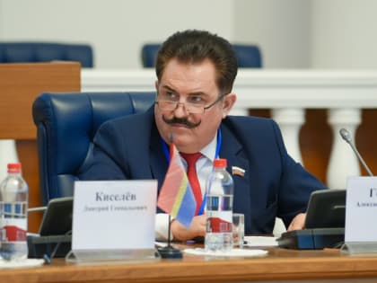 О необходимости разработки комплексной федеральной программы по борьбе с борщевиком Сосновского выступили вологодские депутаты сразу на двух площадках ПАСЗР