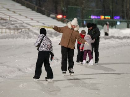 В Череповце открылся самый большой городской каток