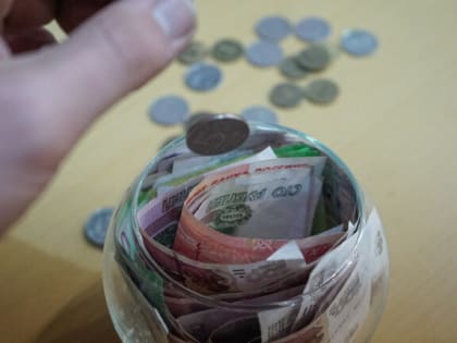 В Череповце пенсионерка благодаря знакомым осталась при деньгах