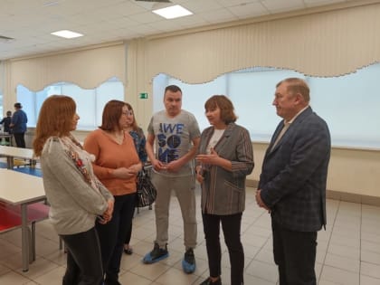 Депутаты высоко оценили качество питания в вологодских школах