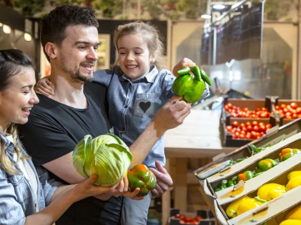 Не только вкусно, но и полезно: как выбрать овощи и фрукты в магазине