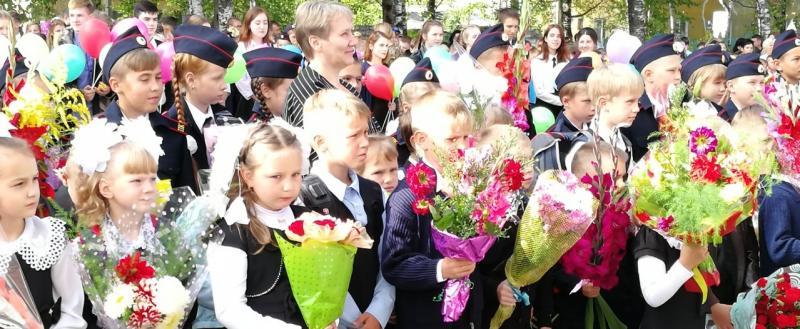 В вологде ученик. Школа первый класс Вологда. 1 Школа Вологда ученики. Первоклашка Череповец. Вологда 5 школа дети первый класс.