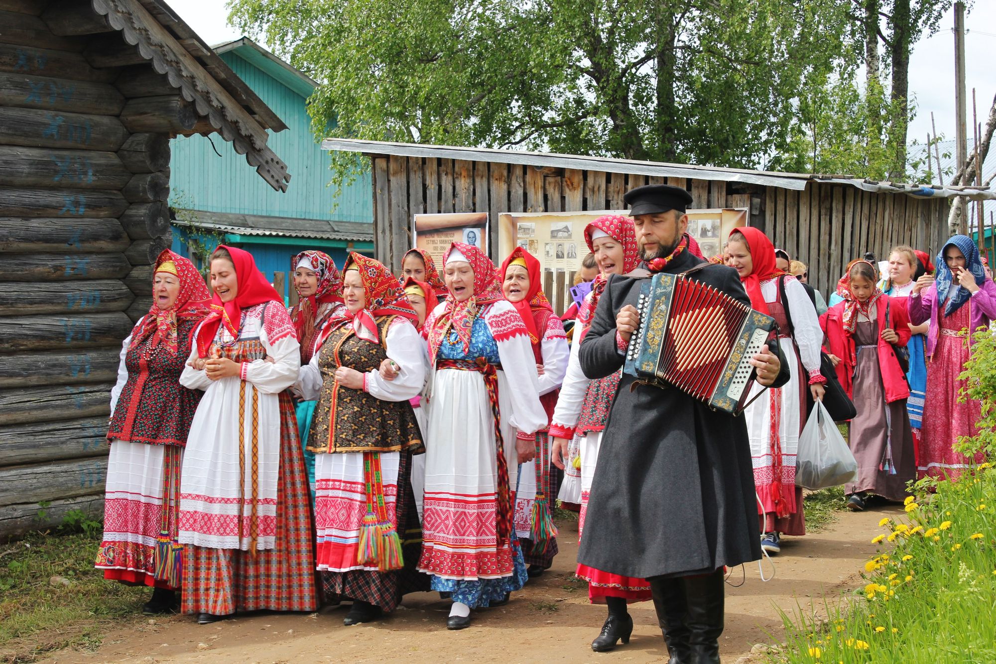 Вологда население. Деревня пожарище Нюксенский район. Деревня пожарище Вологодская область. Деревня пожарище Вологодская область Нюксенский район. Нюксеница пожарище Живая старина.