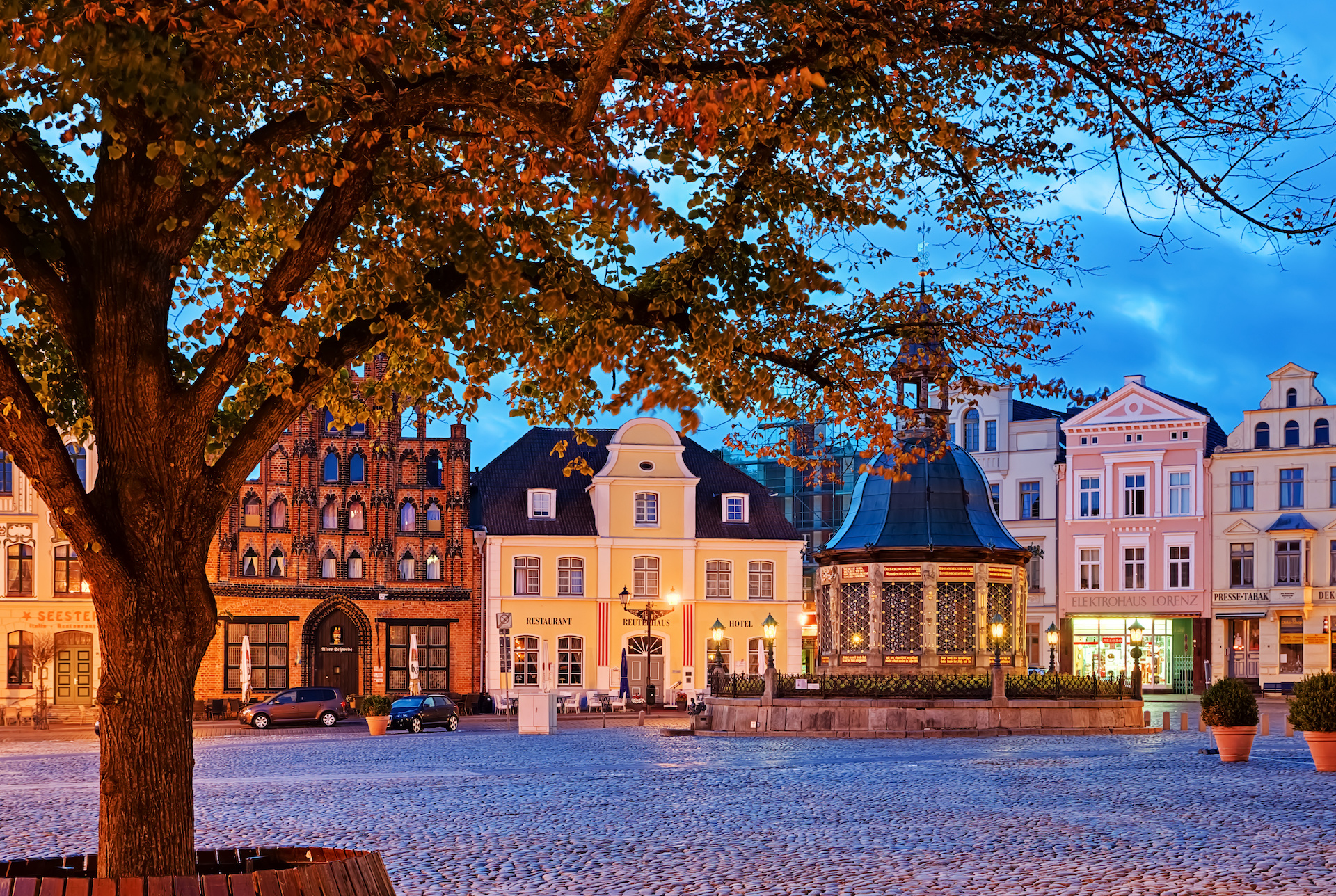 Marktplatz Wismar in der Dämmerung