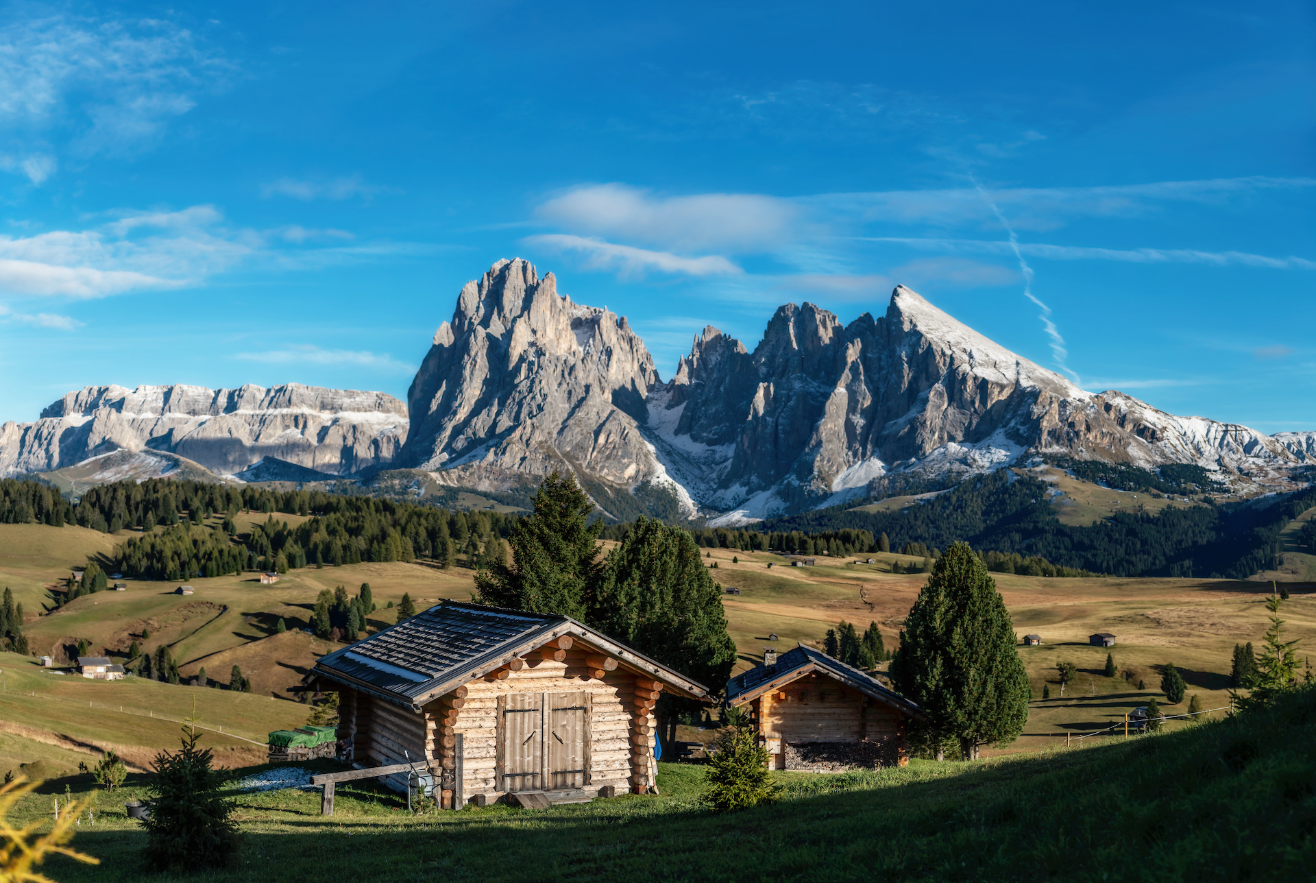 Seiser Alm in Südtirol mit Blick auf Bergmassiv