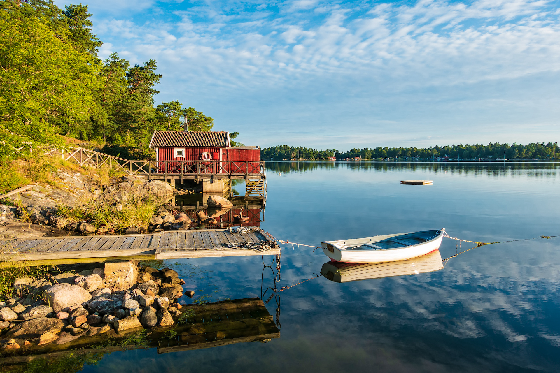 Schärengarten an der schwedischen Küste vor Stockholm