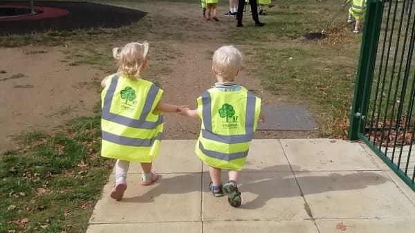 Chestnut Nursery Schools News Image - A Trip to the Park!