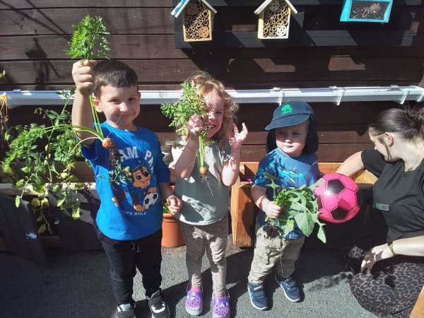 Chestnut Nursery Schools News Image - Our Diamond Centre Little Gardeners
