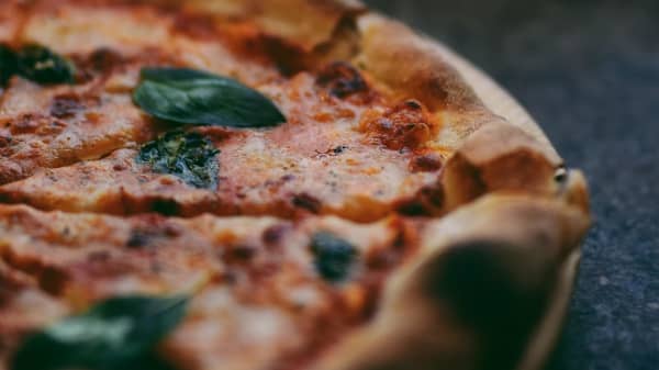 Chestnut Nursery Schools News Image - Pizza Making at Sewell Park