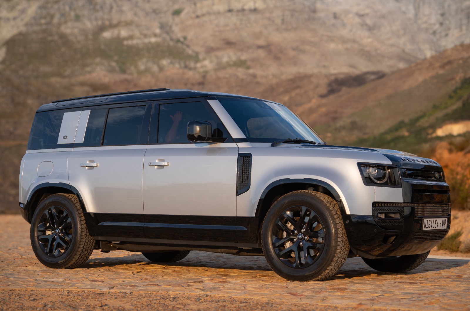 LAND ROVER Defender D300