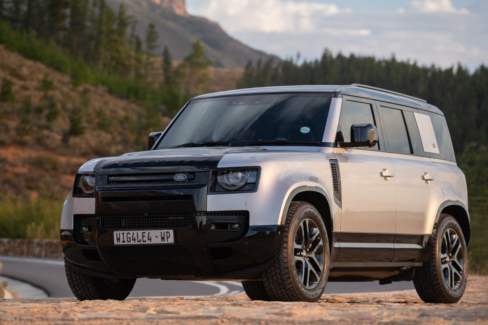 LAND ROVER Defender D300