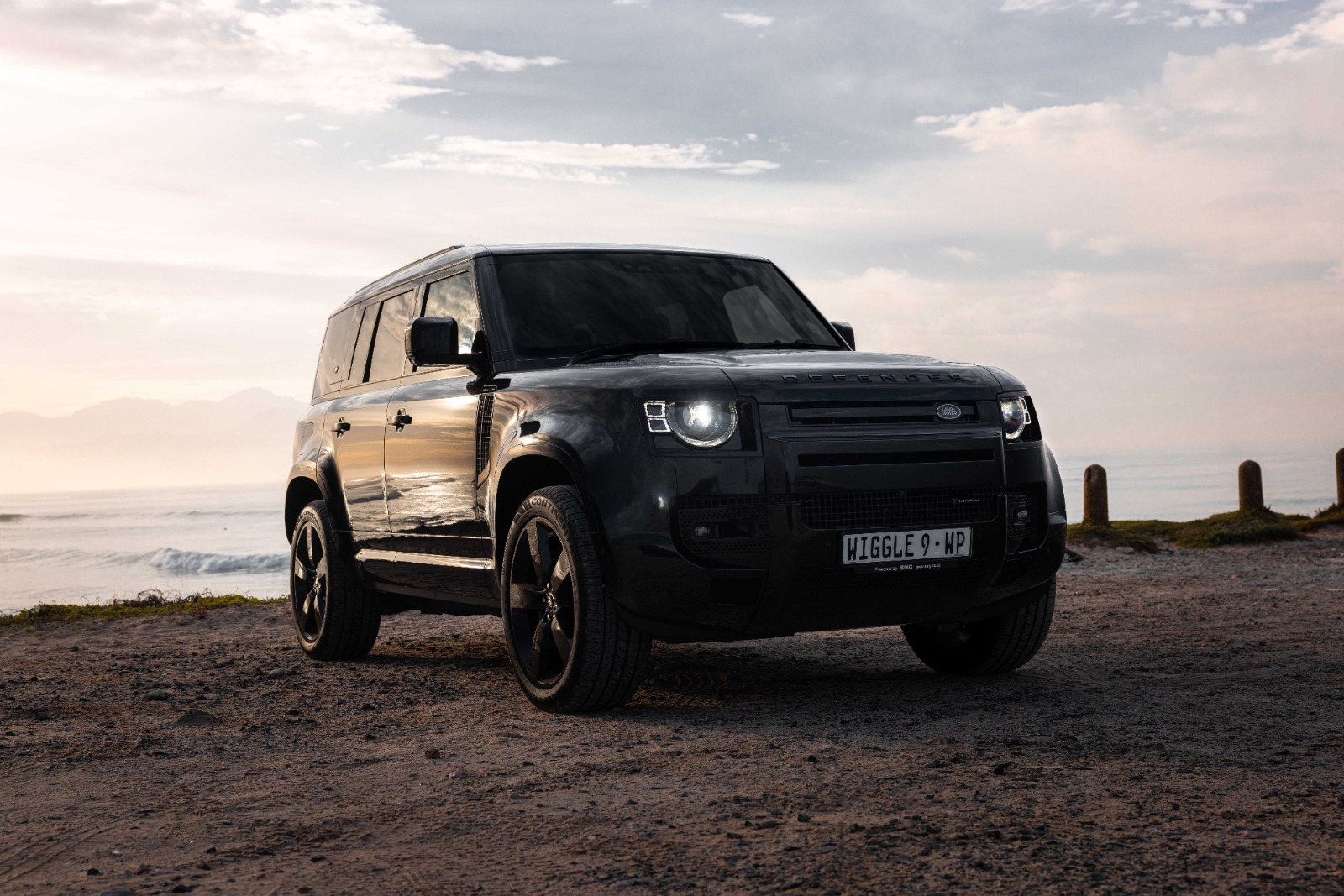 LAND ROVER Defender P400