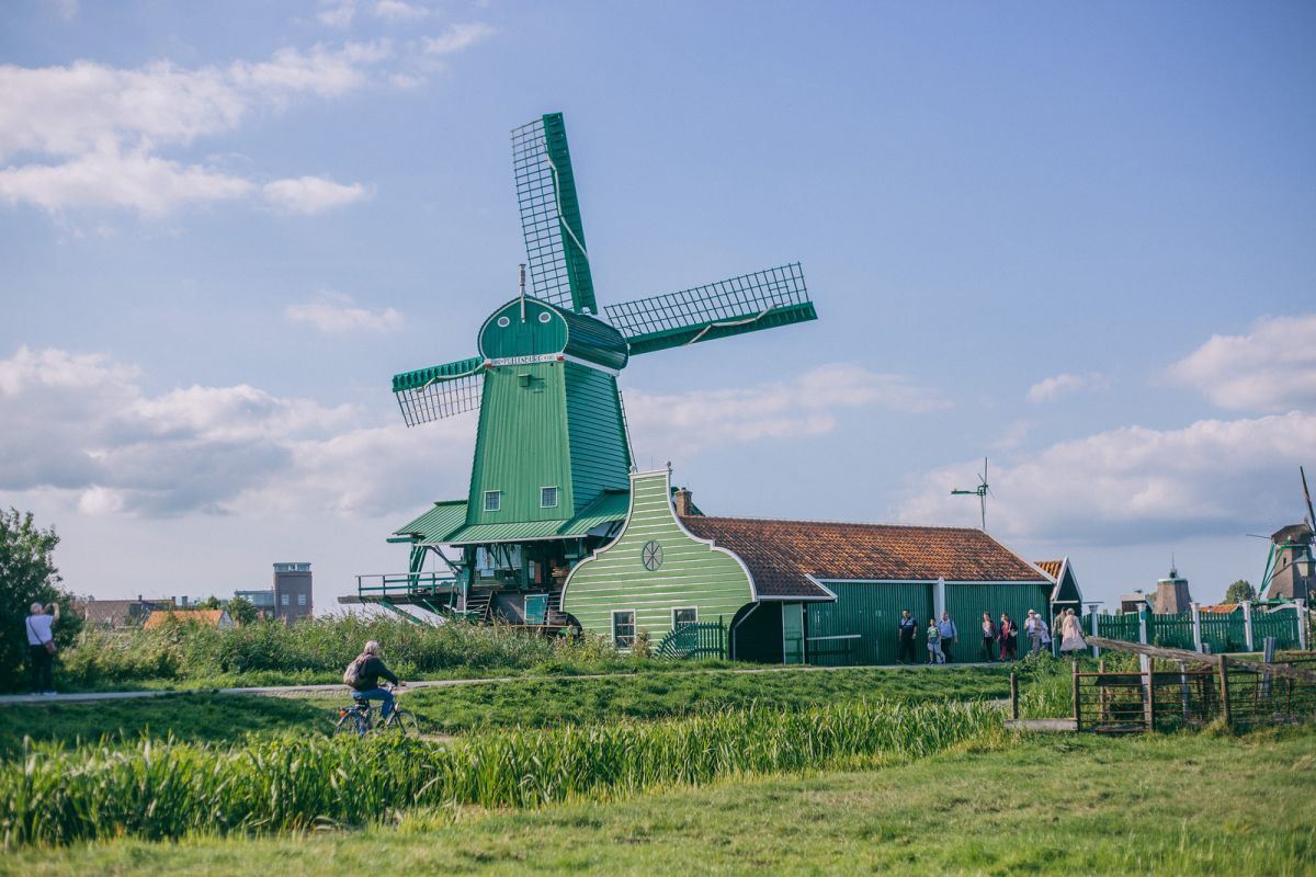 Zaanse Schans: Discover Dutch Windmills