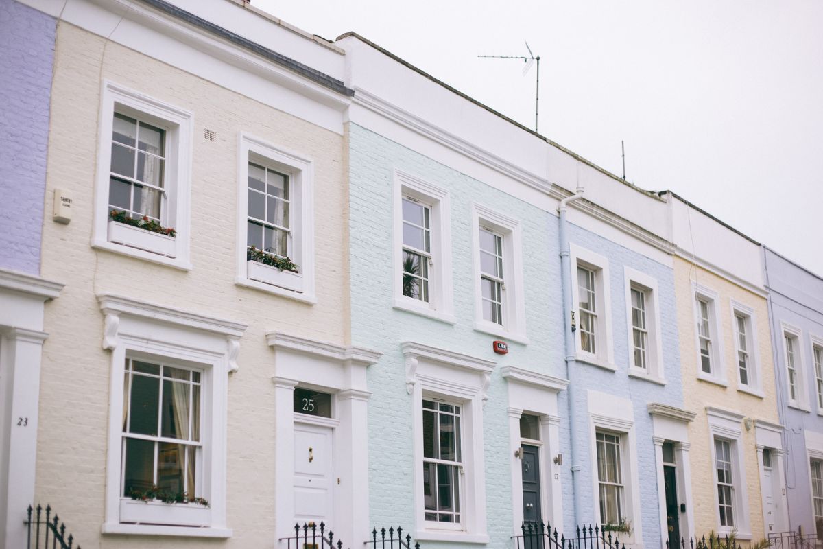 Spotting Colorful Houses