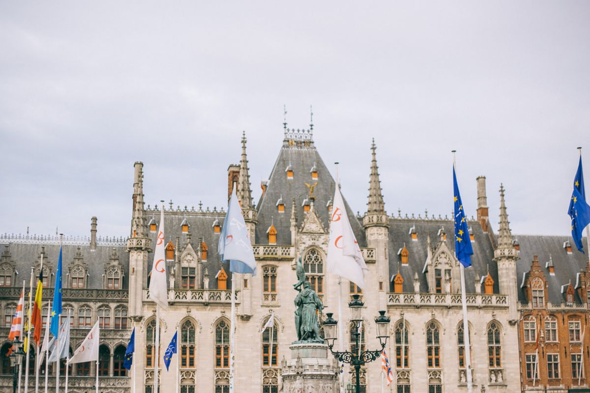 Bruges City Guide + Tips on Buying Chocolate