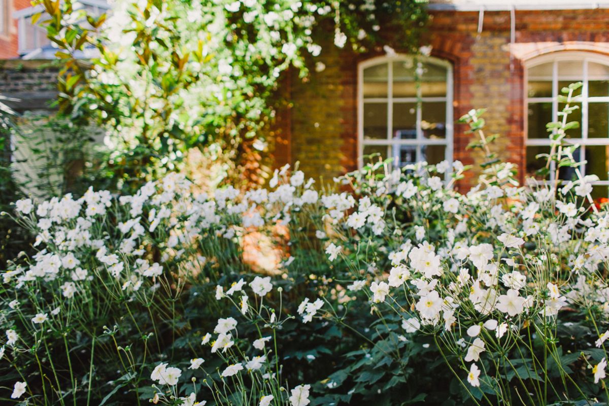 How to Nail the 70s Outfit Trend