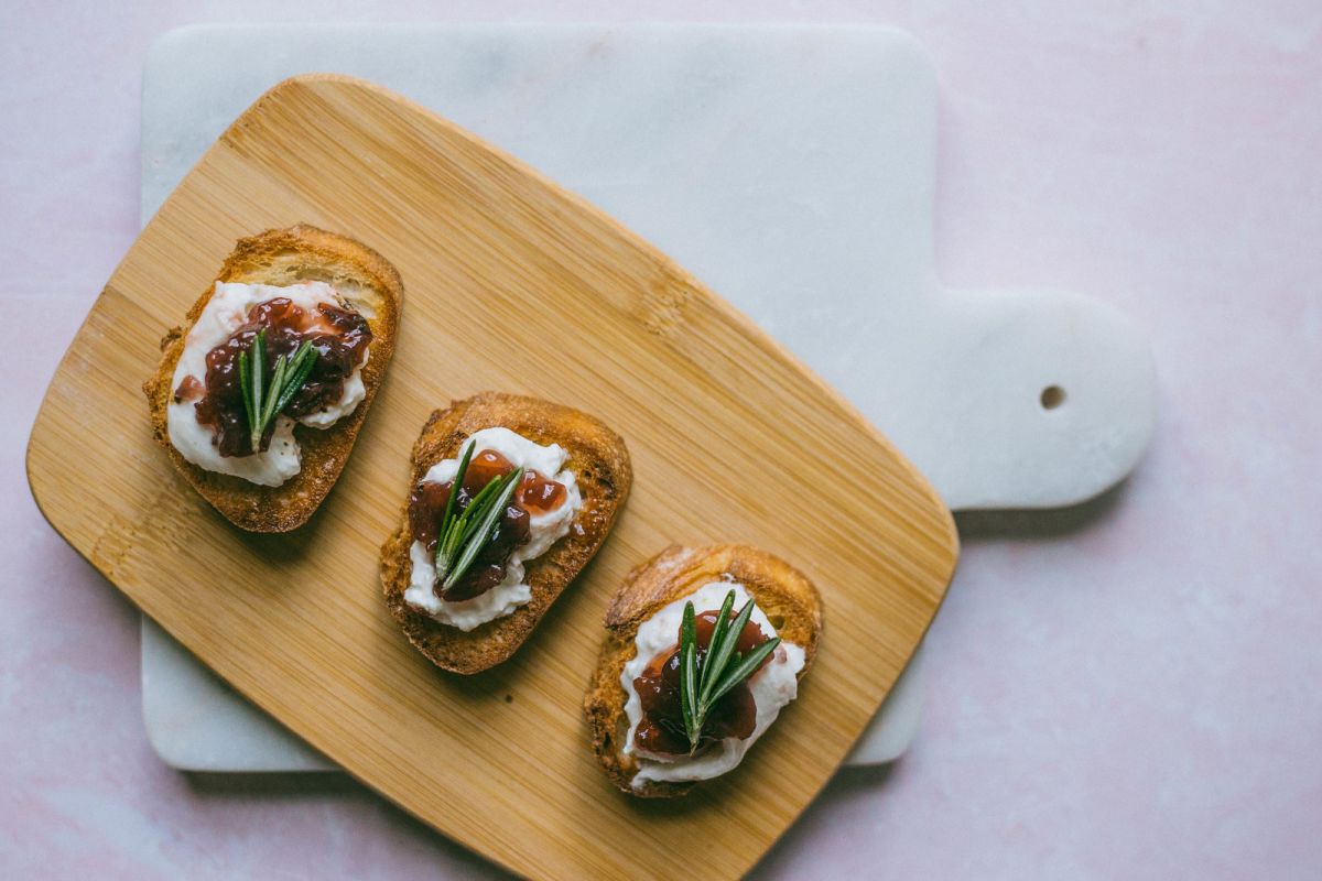 Burrata Recipe with French Grape and Rosemary Salt