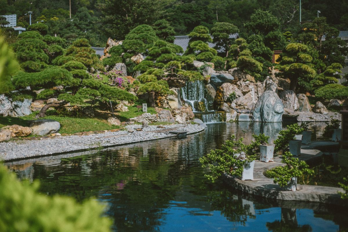 Chi Lin Nunnery and Nan Lian Garden