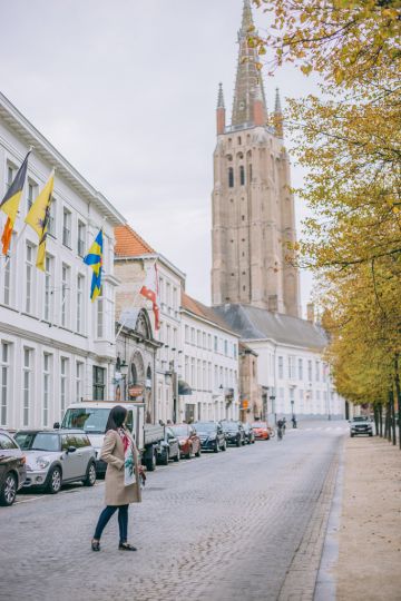 Bruges City Guide + Tips on Buying Chocolate