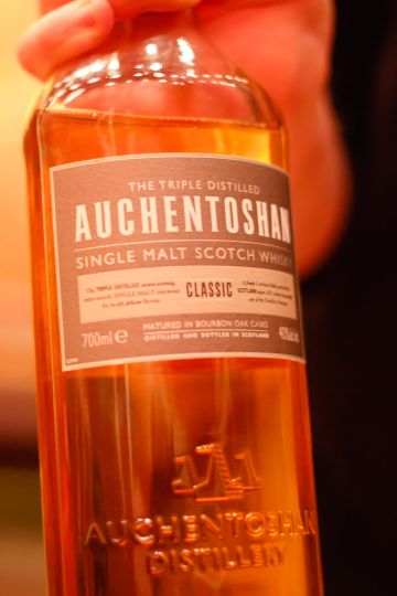 How to Host a Scotch Whisky Tasting
