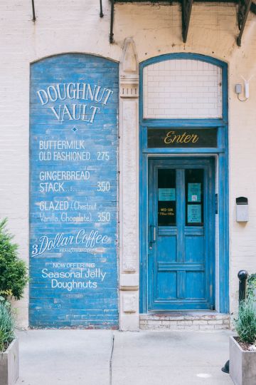 Downtown Chicago Travel Guide with Kimpton's Hotel Monaco