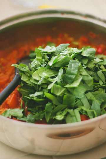 Spinach and Pepper Shakshuka Recipe